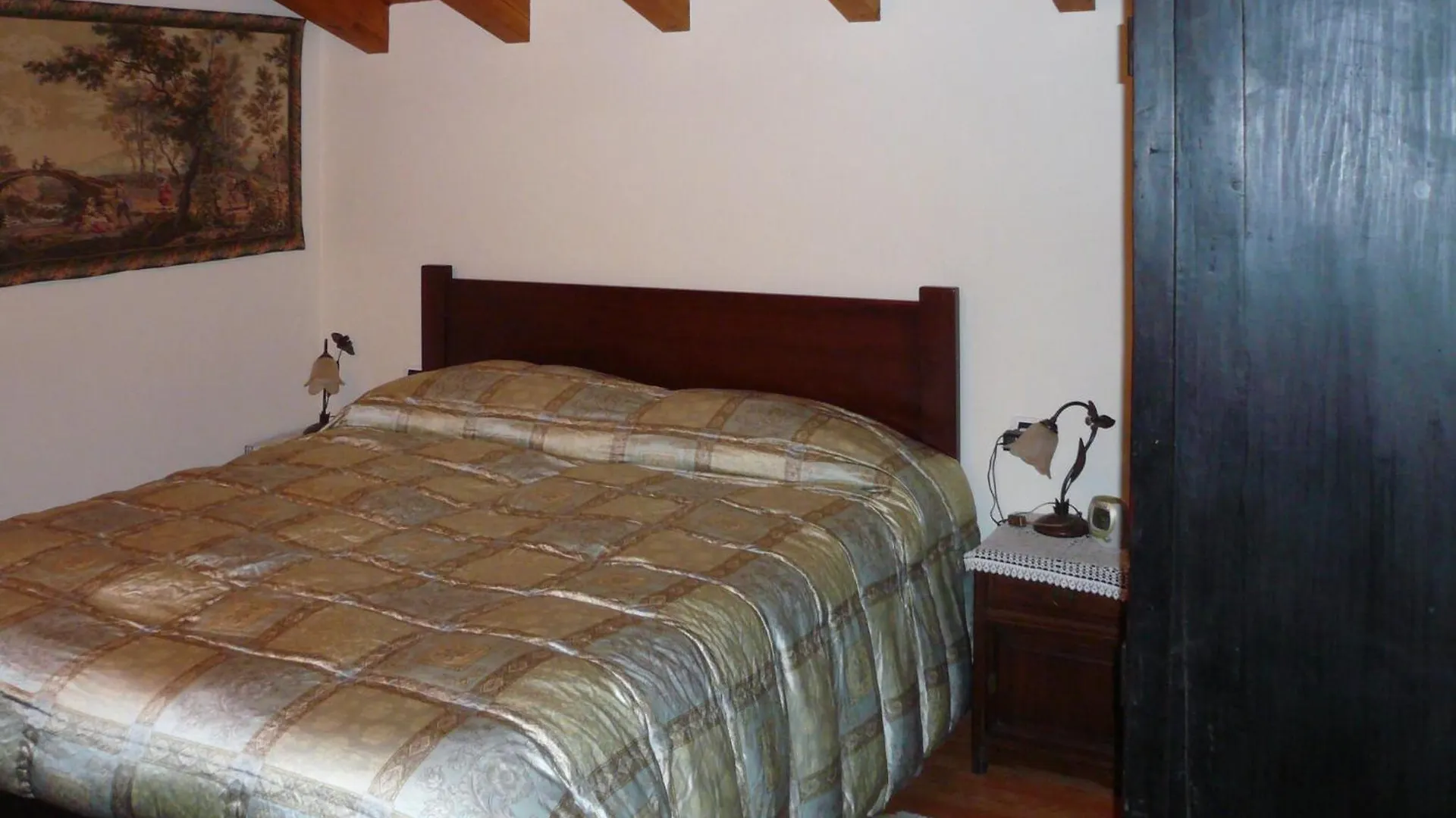 Stunning Apartment In Germignaga Va